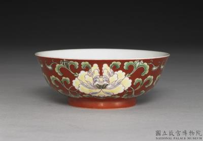 图片[2]-Bowl with floral decoration in red ground of yangcai painted enamels, Qing dynasty, Yongzheng reign 1723-1735-China Archive